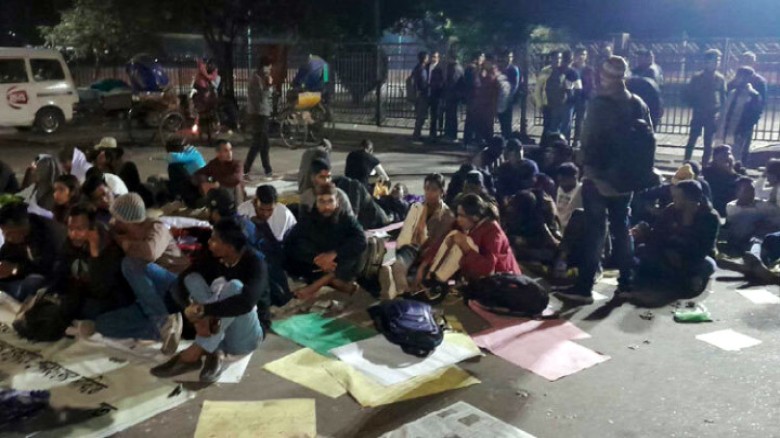 আমরণ অনশনে অব্যাহতিপ্রাপ্ত এসআইরা...
