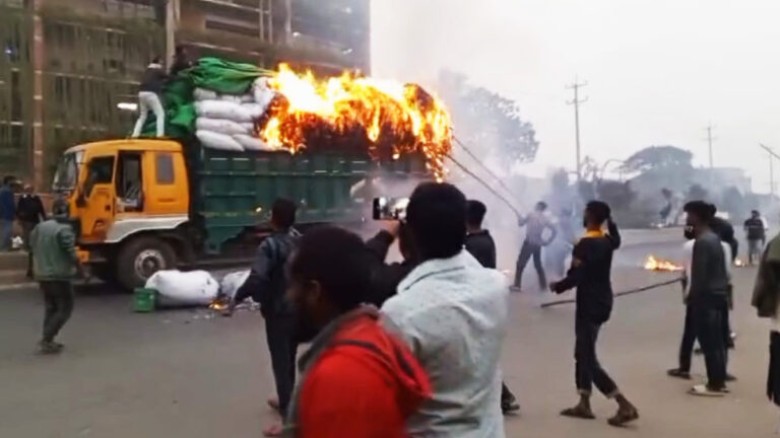 গাজীপুরে বেক্সিমকো কারখানা খোলার দাবিতে ফের সড়ক অব...