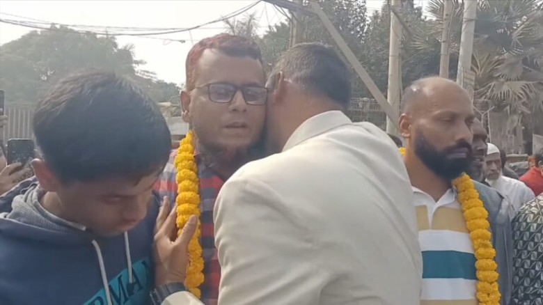 কারাগার থেকে বেরিয়ে আসছেন বিডিআর জওয়ানরা...