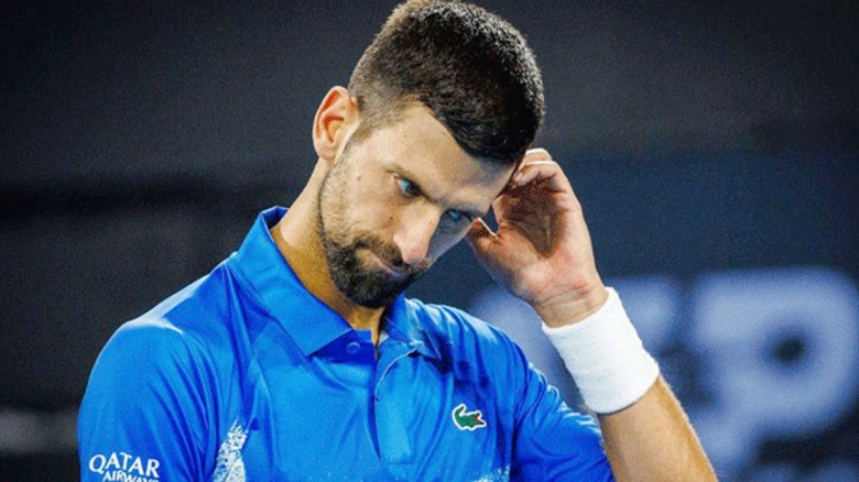 হার মেনে নিজেকে সরিয়ে নিলেন জোকোভিচ...