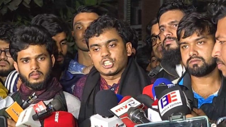 এবার আল্টিমেটাম দিয়ে নিউমার্কেট থানা ঘেরাওয়ের হুঁশ...