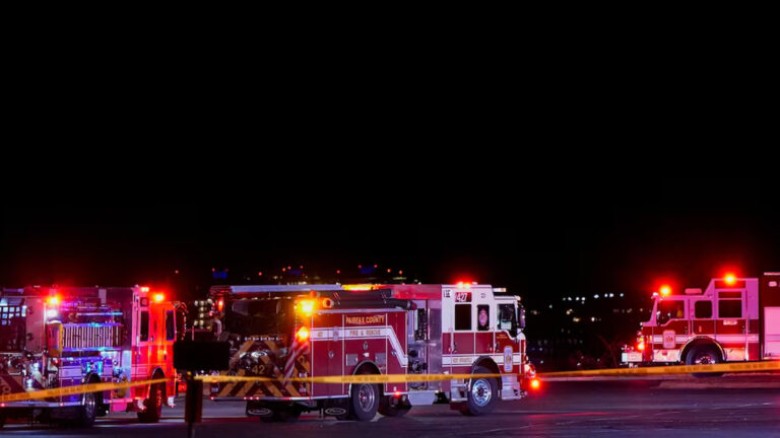 যুক্তরাষ্ট্রে মাঝ আকাশে হেলিকপ্টারের সঙ্গে যাত্রীব...