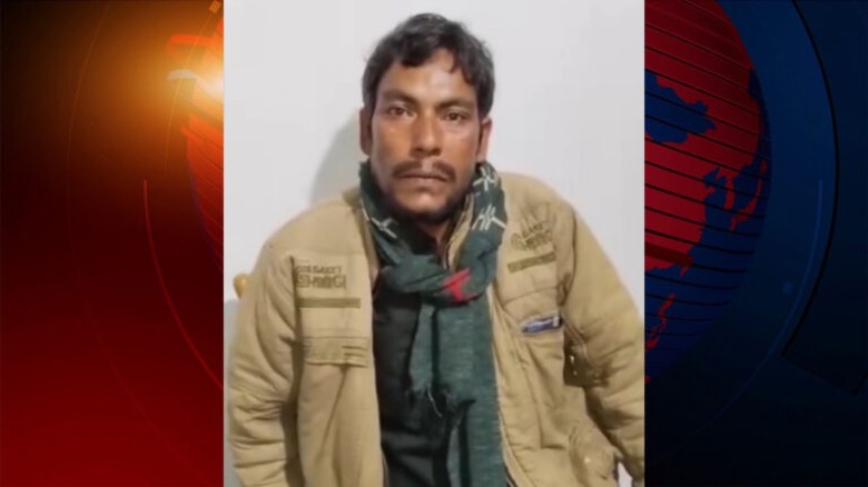 রাজবাড়ীতে ম্যাজিস্ট্রেটের বিরুদ্ধে ভ্যানচালককে নির...