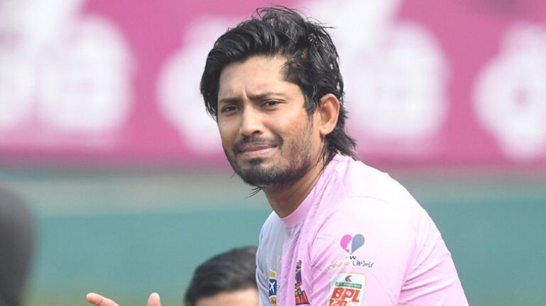 এনামুলের দেশত্যাগে