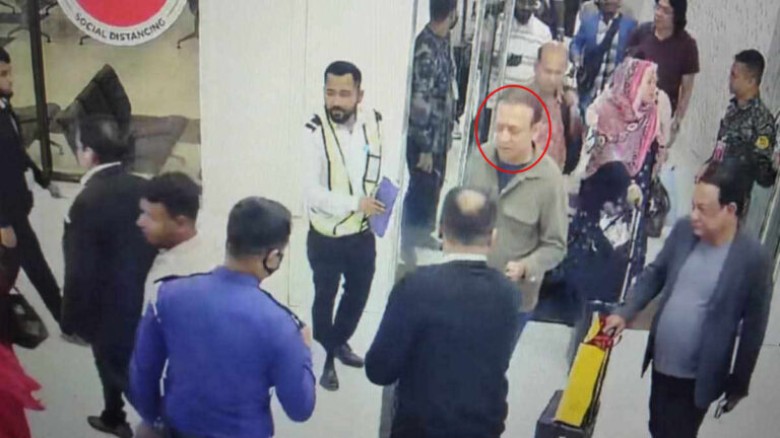 শাহজালাল বিমানবন্দর থেকে শেখ হেলালের পিএস মুরাদ গ্...