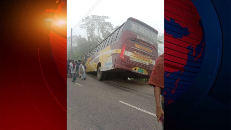 পিরোজপুরে বাস চাপায় নিহত বাবা-ছেলে...