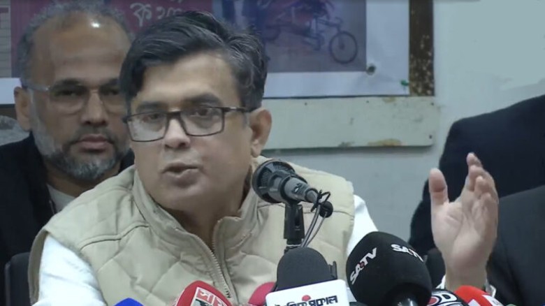 সিনিয়র সচিবের পদমর্যাদা পেলেন প্রধান উপদেষ্টার প্...