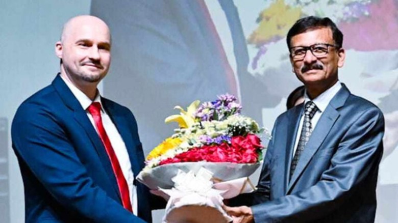 পারমানবিক বিদ্যুৎ কেন্দ্রের বিষয়ে আলোচনা: কাল বাংল...