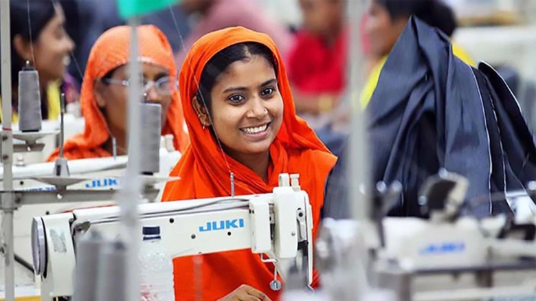 নারী শ্রমিকদের মাতৃত্বকালীন ছুটি ১২০ দিন করা হচ্ছে...