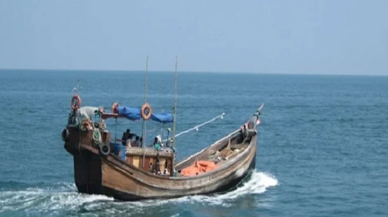 আটক করা বাংলাদেশি ৫৬ জেলেকে ছেড়ে দিয়েছে মিয়ানমার...