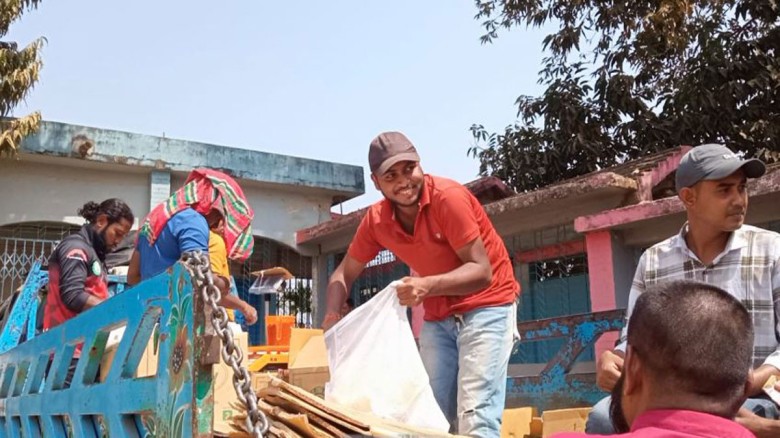 রাঙামাটিতে ভ্রাম্যমাণ ট্রাকে ন্যায্যমূল্যের টিসিবি...