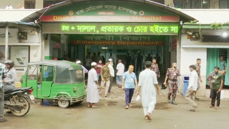 ঢাকা মেডিকেলে যৌথবাহিনীর অভিযান, আটক অর্ধশতাধিক...