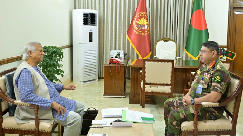 প্রধান উপদেষ্টার সঙ্গে সেনাপ্রধানের সাক্ষাৎ...