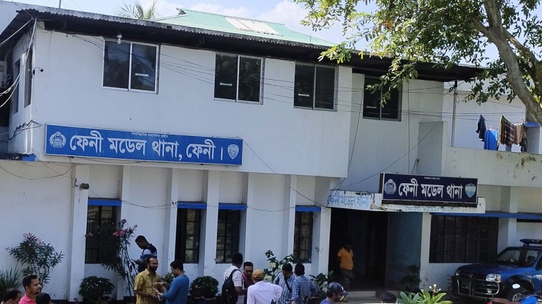 ফেনীতে চুরির অভিযোগে গণপিটুনিতে নিহত ১...