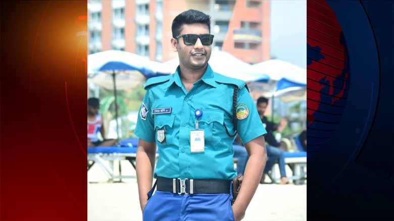 অন্তঃসত্ত্বা স্ত্রীর জন্য বাড়ি যাওয়ার পথে সড়ক দু...