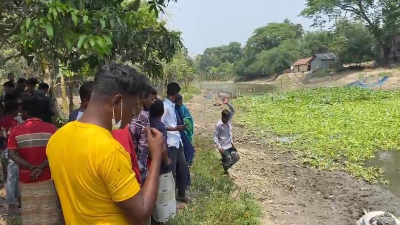 সাতক্ষীরায় বড় ভাইকে হত্যার অভিযোগে ছোট দুই ভাইসহ ...