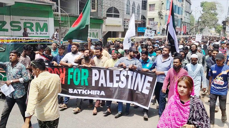 ‘নো ওয়ার্ক, নো স্কুল’ কর্মসূচিতে সাতক্ষীরায় বিক্...