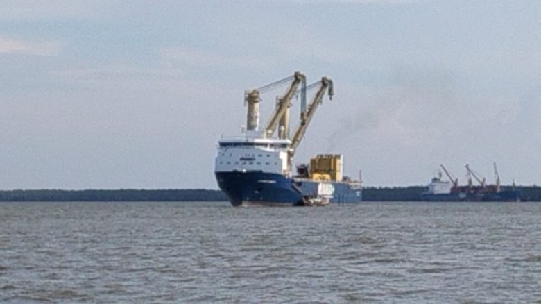 মোংলা বন্দরে এসেছে বিশ্বের বিখ্যাত হেভি লিফট ভ্যাস...