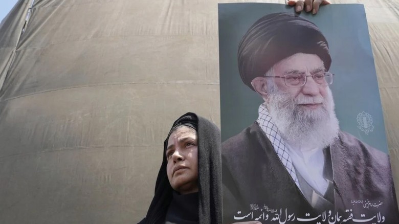 চোখের বদলে চোখ, তেহরানবাসীর ক্ষোভ...