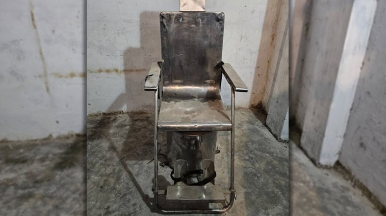 গোপন বন্দিশালায় বিশেষ যন্ত্র ব্যবহার করে চলতো নির্যাতন