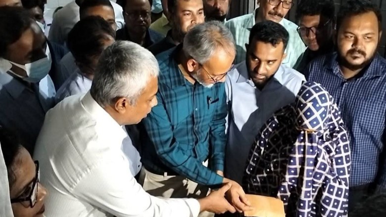 যশোরের চৌগাছার সেই শিশুর পাশে তারেক রহমান...