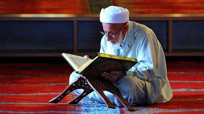 কোরআন-পাঠের-সময়-মুমিনের-অভিব্যক্তি