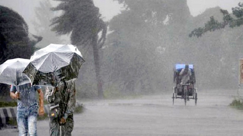 যেসব জেলায় ৬০ কিমি বেগে ঝড়ের পূর্বাভাস...