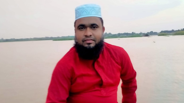 চাকরির জন্য টাকা নেয়ার অভিযোগ, চাপের মুখে ফেরত দিল...