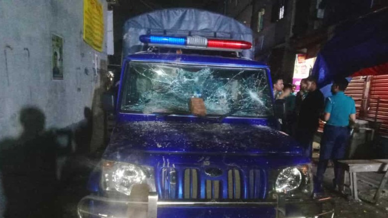 আদাবরে পুলিশ সদস্যকে কুপিয়ে জখম