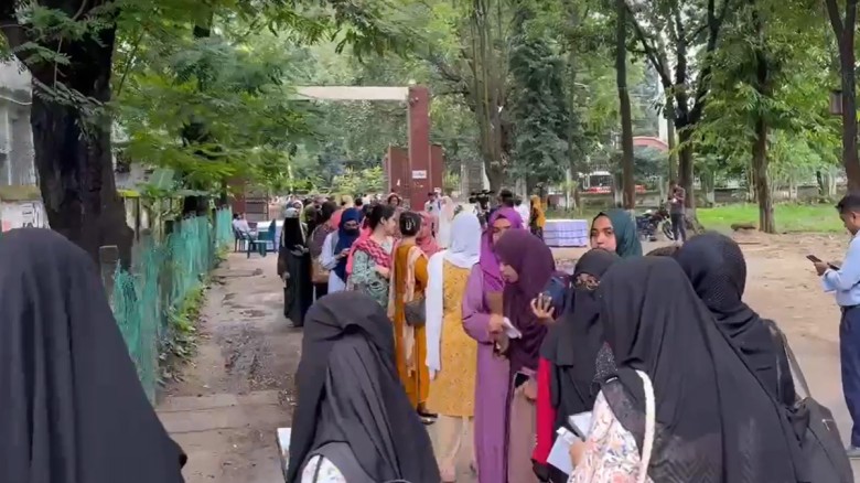 ডাকসুর ভোটগ্রহণ চলছে...