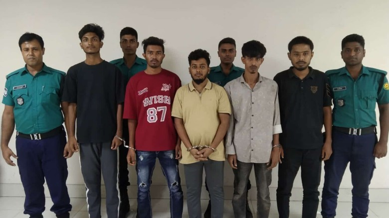 ঢাকায় আওয়ামী লীগের ১০ নেতাকর্মী গ্রেপ্তার