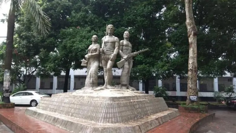 ঢাবিতে আলোচনায় নারীর পোশাকের স্বাধীনতা, ইতিবাচক জামায়াত-শিবির