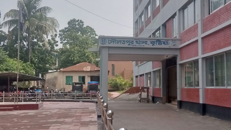 কুষ্টিয়ায় অস্ত্রের মুখে জিম্মি করে গৃহবধূকে ধর্ষণ-...