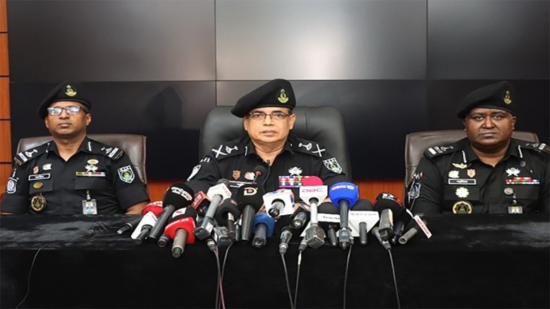 র‍্যাপিড অ্যাকশন ব্যাটালিয়নের (র‍্যাব) মহাপরিচালক এ কে এম শহিদুর রহমান।