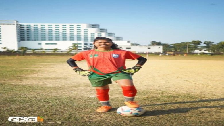 নারী ফুটবলার শিফা  আক্তার সানি।