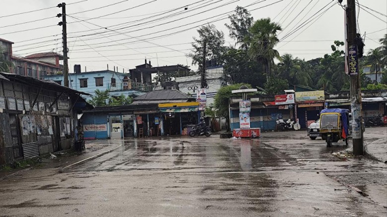 ২৪ ঘণ্টায় ভারী বর্ষণে বিপাকে ভোলার জনজীবন...