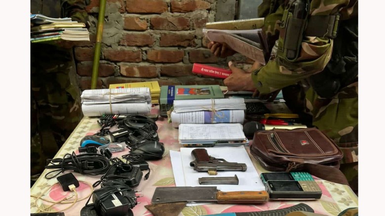 খাগড়াছড়ির গহীন জঙ্গলে ইউপিডিএফের আস্তানায় সেনা অভি...