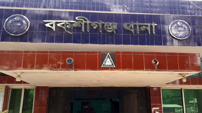 পুলিশের কাছ থেকে মাদক কারবারিকে ছিনতাই
