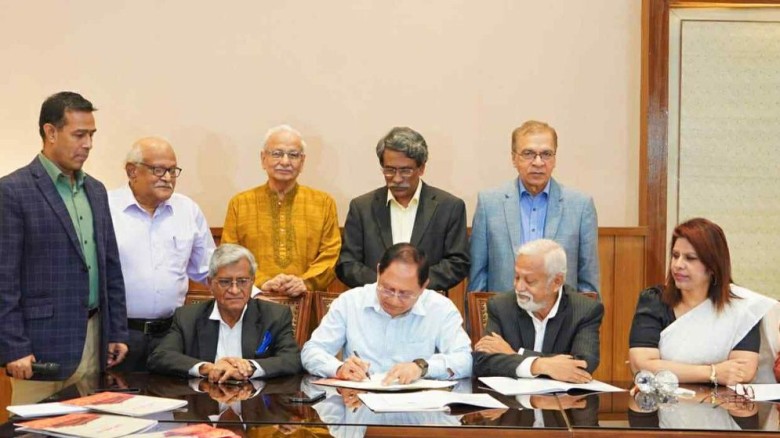 জুলাই সনদে স্বাক্ষর করলো গণফোরাম...