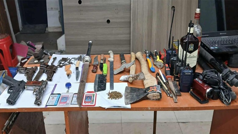 রাজধানীতে যৌথ বাহিনীর অভিযান, আগ্নেয়াস্ত্রসহ যুবক ...