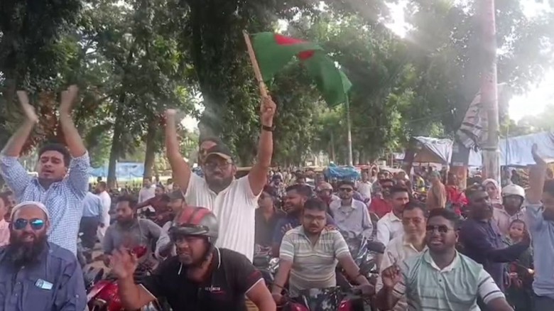 খালেদা জিয়াকে প্রার্থী করায় দিনাজপুরে আনন্দ র‍্যালি নেতাকর্মীদের