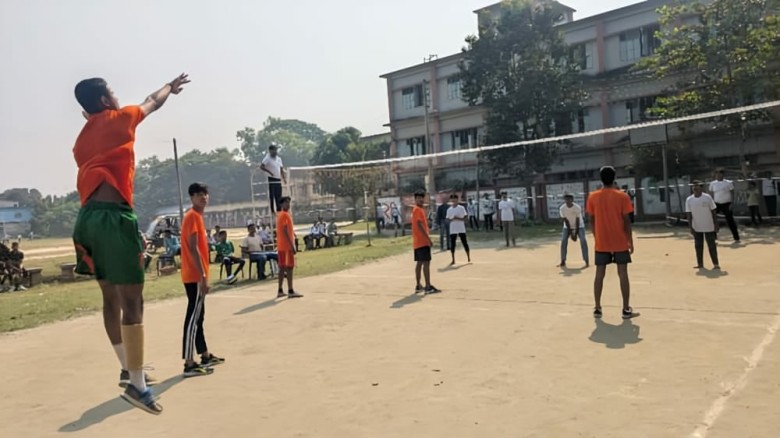 নড়াইলে তারুণ্যের উৎসব উপলক্ষ্যে ভলিবল  টুর্নামেন্ট...