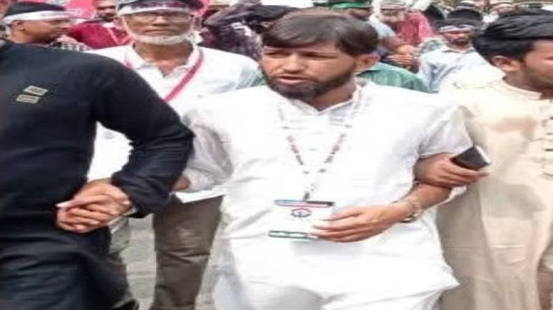 খুলনায় শ্রমিক শক্তির নেতা মোতালেব শিকদার গুলিতে আহত