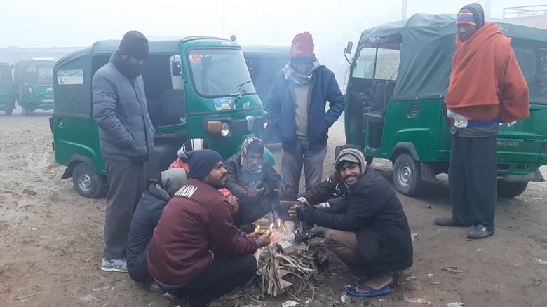 এরইমধ্যে আবহাওয়া অধিদফতর জানিয়েছে, দেশের তাপমাত্রা ৬.৭ ডিগ্রি সেলসিয়াসে নেমে গেছে