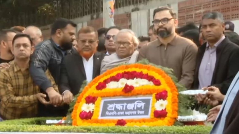 তিনি আরও বলেন, নির্বাচন কমিশনের অনুরোধে উত্তরবঙ্গের সফর স্থগিত করেছিলেন তারেক রহমান।