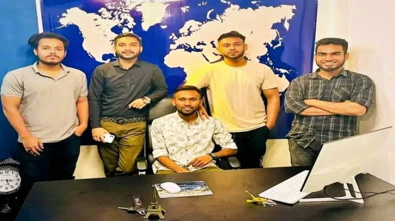 ৮০ লাখ টাকা আত্মসাৎ অভিযোগে ট্রাভেলস সলিউশন এর মাল...