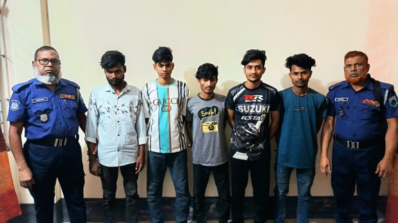 টোরে ‘ইমো হ্যাকার’ চক্রের পাঁচ সদস্য আটক...