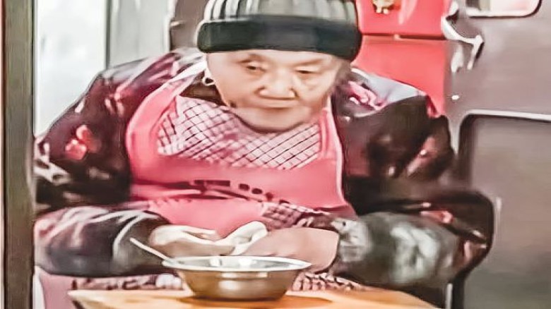 ৫০ বছরে কখনো হাসপাতালে যাননি যে নারী...