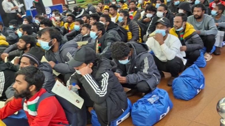 লিবিয়া থেকে দেশে ফিরলেন আরো ১৭৪ বাংলাদেশি...