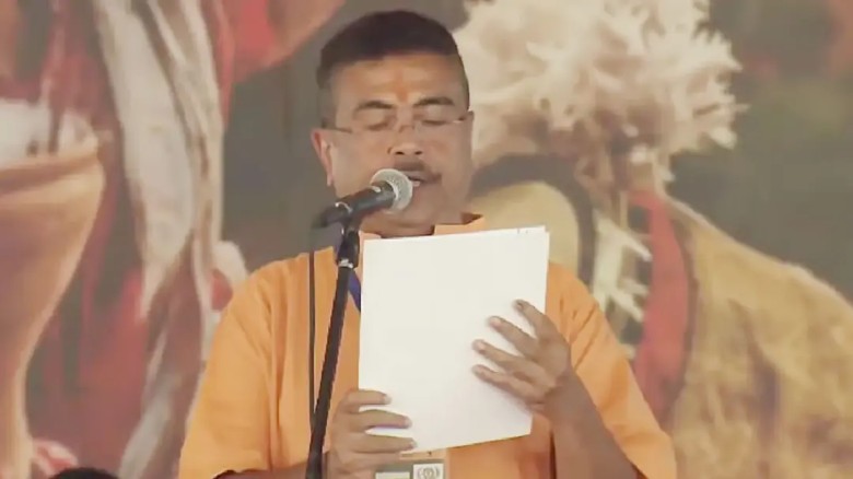 মুখ্যমন্ত্রীর শপথ নিলেন শুভেন্দু অধিকারী...
